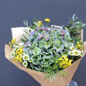 Bouquet Hortensia et Petites Fleurs jaunes